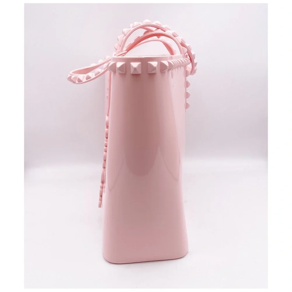 Carmen Sol stylish pink